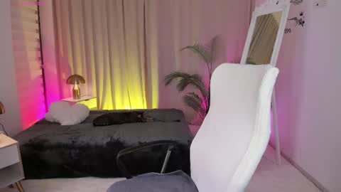 queen_of_deepthroat online show from December 14, 5:46 am