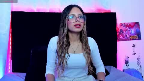 Snapshot of queen_stasy chatting on September 18, 8:44 pm Valentina online show from September 18, 8:44 pm