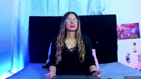 Snapshot of queen_stasy chatting on October 2, 9:55 pm Valentina online show from October 2, 9:55 pm