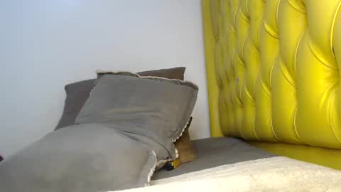 Snapshot of queen_tweakingbae chatting on November 6, 2:45 am valdonte online show from November 6, 2:45 am