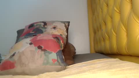 Snapshot of queen_tweakingbae chatting on November 20, 2:12 am valdonte online show from November 20, 2:12 am