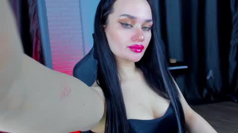 Snapshot of queenaliss chatting on December 10, 3:12 pm Your world and the universe Aliss online show from December 10, 3:12 pm