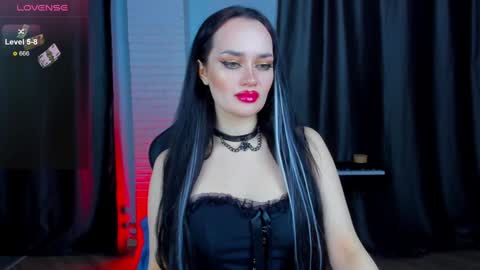 Snapshot of queenaliss chatting on December 21, 5:58 am Your world and the universe Aliss online show from December 21, 5:58 am