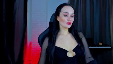 Snapshot of queenaliss chatting on February 4, 7:51 am Your world and the universe Aliss online show from February 4, 7:51 am