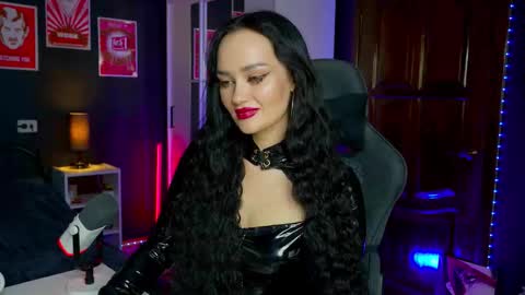 Snapshot of queenaliss chatting on October 8, 4:21 am Your world and the universe Aliss online show from October 8, 4:21 am