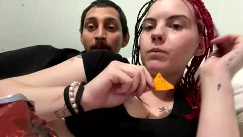 queenandkingcray online show from April 13, 5:18 pm