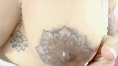 Queenbusty1 online show from March 22, 1:42 am