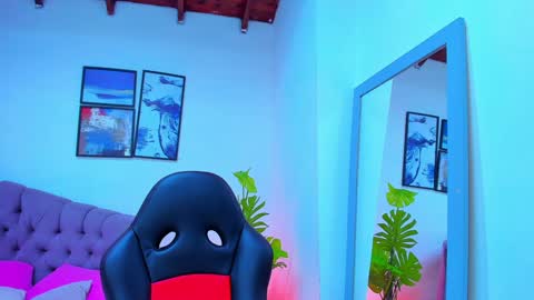 Queen online show from February 1, 1:23 am