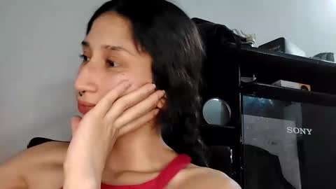 Snapshot of queenjenn__ chatting on November 5, 5:18 am QUEENJEENN online show from November 5, 5:18 am