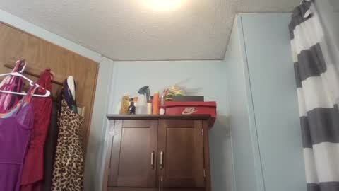 Queen N King Fun Night online show from March 3, 5:42 am