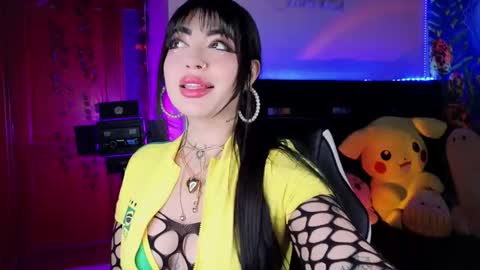 Snapshot of queenlamia chatting on November 3, 12:35 am Taurus online show from November 3, 12:35 am