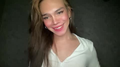 Snapshot of queenn_xxx chatting on November 3, 9:59 pm QUEEN online show from November 3, 9:59 pm