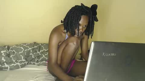 queennikkah254 online show from November 9, 8:01 am