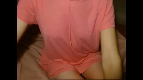 Snapshot of queenoftenderness chatting on November 19, 8:53 pm queenoftenderness online show from November 19, 8:53 pm