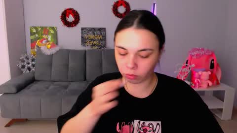 Patricia online show from December 1, 2:00 pm