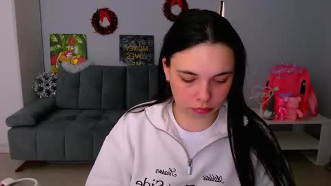 Snapshot of queenofthesense chatting on December 22, 8:55 am Patricia online show from December 22, 8:55 am