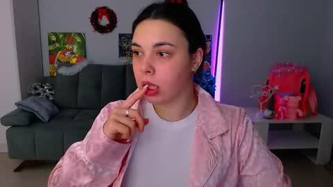 Snapshot of queenofthesense chatting on January 11, 12:21 pm Patricia online show from January 11, 12:21 pm