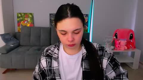 Snapshot of queenofthesense chatting on February 12, 8:53 am Patricia online show from February 12, 8:53 am