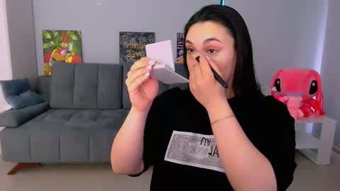 Snapshot of queenofthesense chatting on February 15, 6:54 am Patricia online show from February 15, 6:54 am