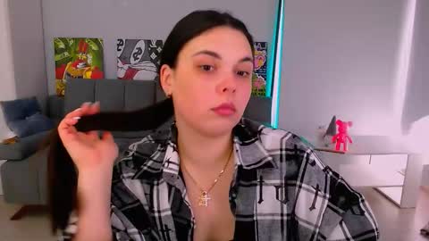 Snapshot of queenofthesense chatting on February 18, 9:16 am Patricia online show from February 18, 9:16 am