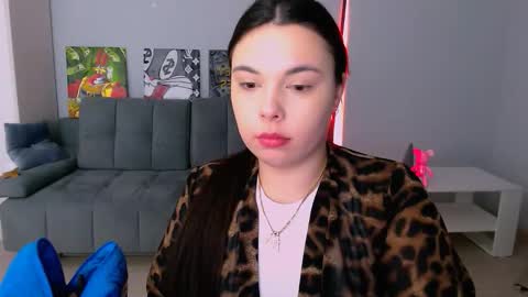 Snapshot of queenofthesense chatting on February 21, 3:24 pm Patricia online show from February 21, 3:24 pm