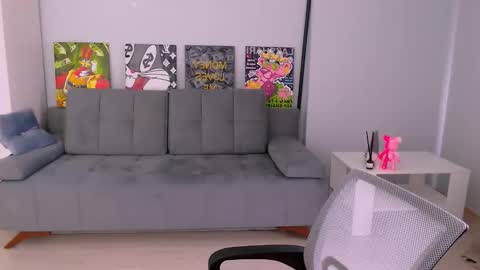 Snapshot of queenofthesense chatting on March 1, 11:01 am Patricia online show from March 1, 11:01 am