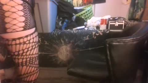 Snapshot of queenstonermami chatting on June 18, 2:45 am queenstonermami online show from June 18, 2:45 am