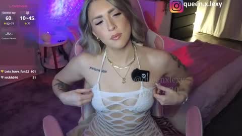 Snapshot of queenx_lexy chatting on November 20, 5:12 pm queenx_lexy online show from November 20, 5:12 pm