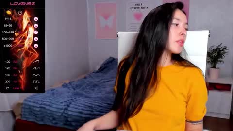 Snapshot of queitsharm_ chatting on October 3, 5:26 am Anna online show from October 3, 5:26 am