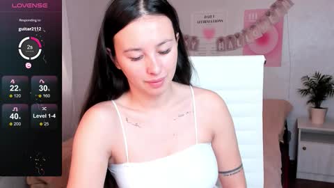 Snapshot of queitsharm_ chatting on October 31, 5:41 am Anna online show from October 31, 5:41 am