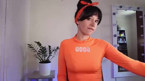 quiet_smile online show from September 11, 9:53 am