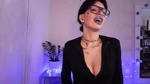 quiet_smile online show from September 28, 10:31 am