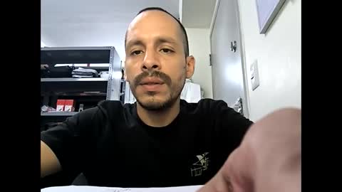 Snapshot of quik32 chatting on March 11, 2:18 pm quik32 online show from March 11, 2:18 pm