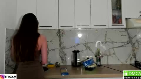 r00xvel online show from January 18, 1:04 pm