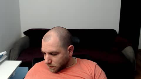 Snapshot of r0bila chatting on December 19, 11:45 pm R0bila online show from December 19, 11:45 pm