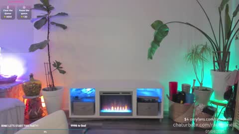 Snapshot of rach_oneill chatting on January 5, 12:20 am Rach ONeill online show from January 5, 12:20 am