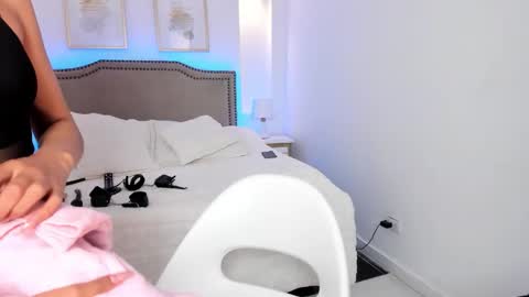 RACHEL ES online show from March 1, 5:53 am