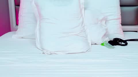 Snapshot of rachel_quinn_ chatting on March 10, 7:53 am rachel_quinn_ online show from March 10, 7:53 am