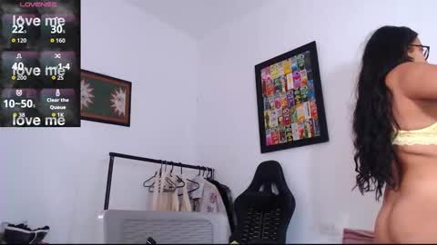 Snapshot of rachell_420 chatting on December 18, 12:33 pm rachell_420 online show from December 18, 12:33 pm