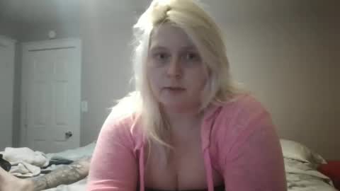 Snapshot of rachyyymarie93 chatting on March 6, 6:41 am Rachyyyy online show from March 6, 6:41 am