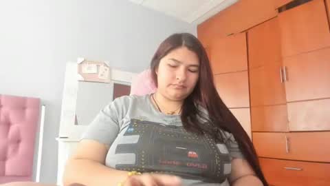 Snapshot of radiantgoddes chatting on December 13, 1:12 pm radiantgoddes online show from December 13, 1:12 pm