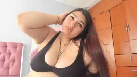 Snapshot of radiantgoddes chatting on December 15, 4:59 pm radiantgoddes online show from December 15, 4:59 pm