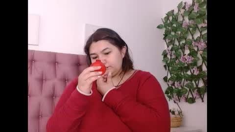 Snapshot of radiantgoddes chatting on November 18, 1:04 pm radiantgoddes online show from November 18, 1:04 pm