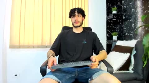 R A F A E L online show from November 7, 9:04 pm