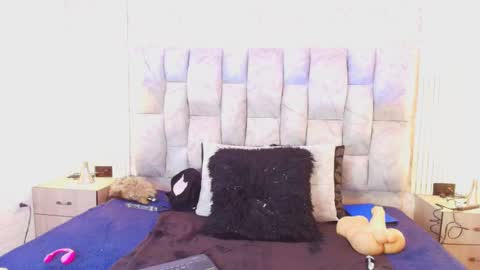 Snapshot of railey_rosse_ chatting on September 24, 7:39 pm Welcome to my room online show from September 24, 7:39 pm