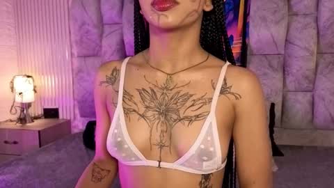 Snapshot of railey_rosse_ chatting on October 17, 7:27 pm Welcome to my room online show from October 17, 7:27 pm