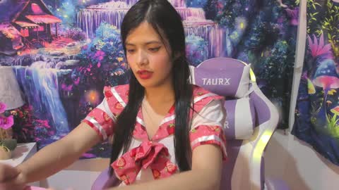 Snapshot of rainbow__coockie chatting on January 18, 6:24 am rainbow__coockie online show from January 18, 6:24 am