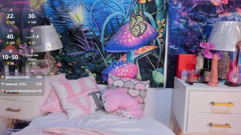 Snapshot of rainbow__coockie chatting on February 5, 8:43 am rainbow__coockie online show from February 5, 8:43 am