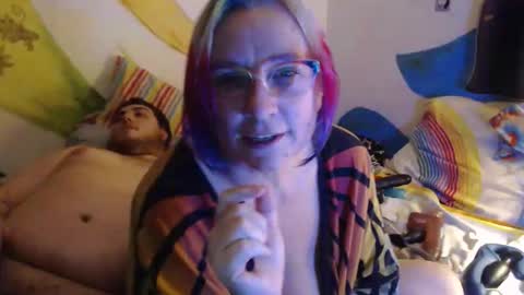 Snapshot of rainbow_n_lucky chatting on December 22, 5:37 am RainbowNLucky online show from December 22, 5:37 am