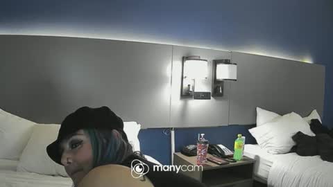 rainbowbright1887 online show from December 14, 10:31 am